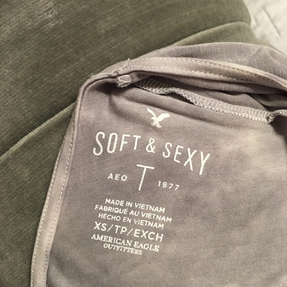 American Eagle soft and sexy tee - Picture 2 of 2